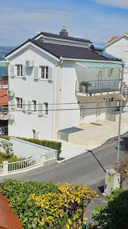 Apartmani Barnjak Трогір Екстер'єр фото