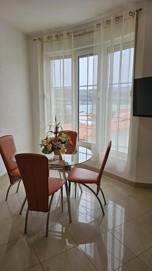 Apartmani Barnjak Трогір Екстер'єр фото