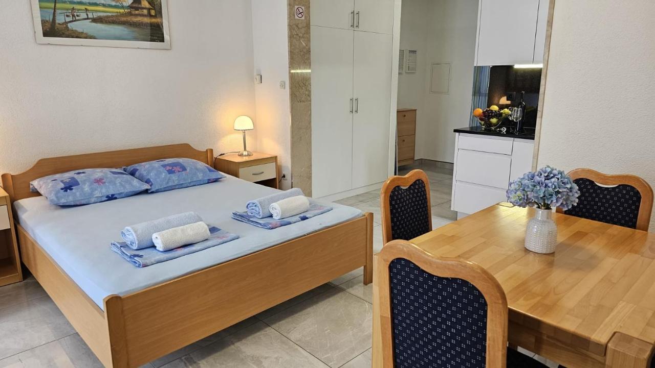 Apartmani Barnjak Трогір Екстер'єр фото