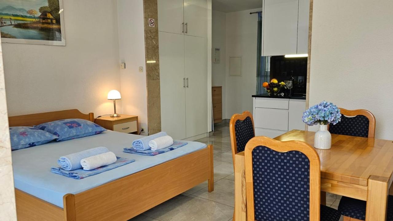 Apartmani Barnjak Трогір Екстер'єр фото