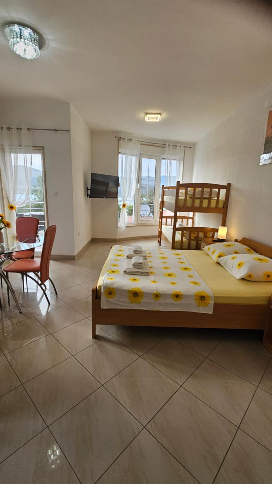 Apartmani Barnjak Трогір Екстер'єр фото