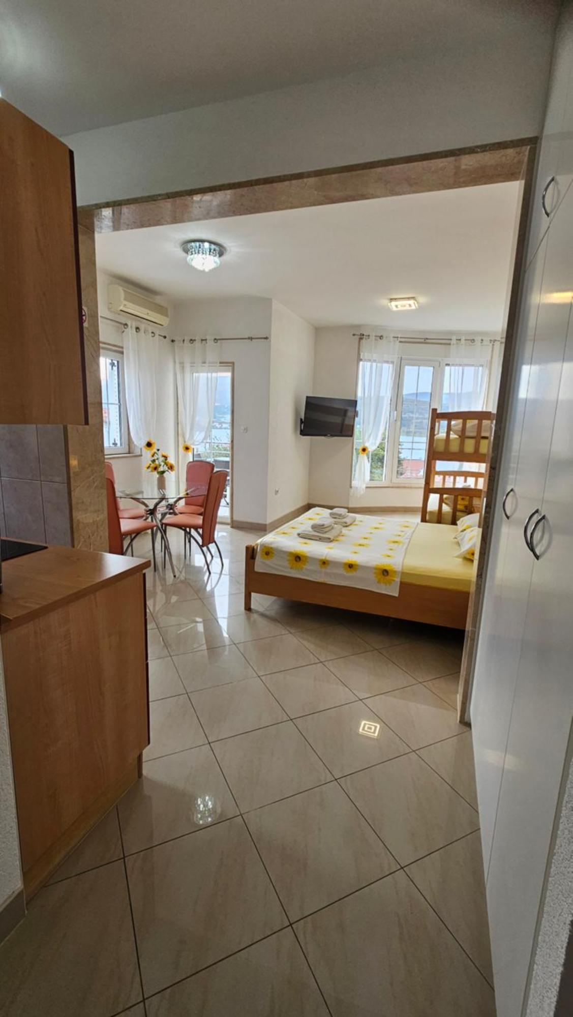 Apartmani Barnjak Трогір Екстер'єр фото